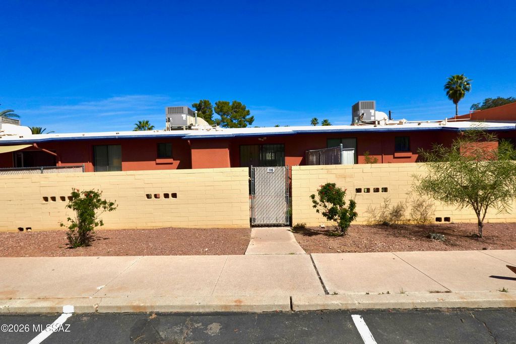 Image 22 of property listing at 350 N Silverbell Rd Apt 116, Tucson, AZ 85745