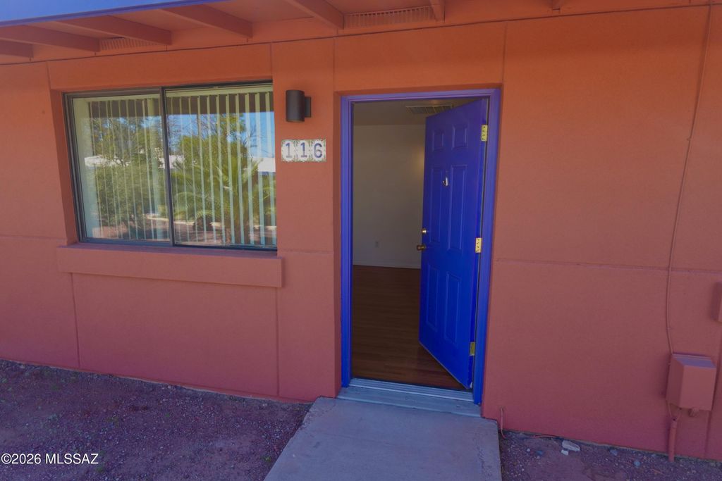 Image 3 of property listing at 350 N Silverbell Rd Apt 116, Tucson, AZ 85745