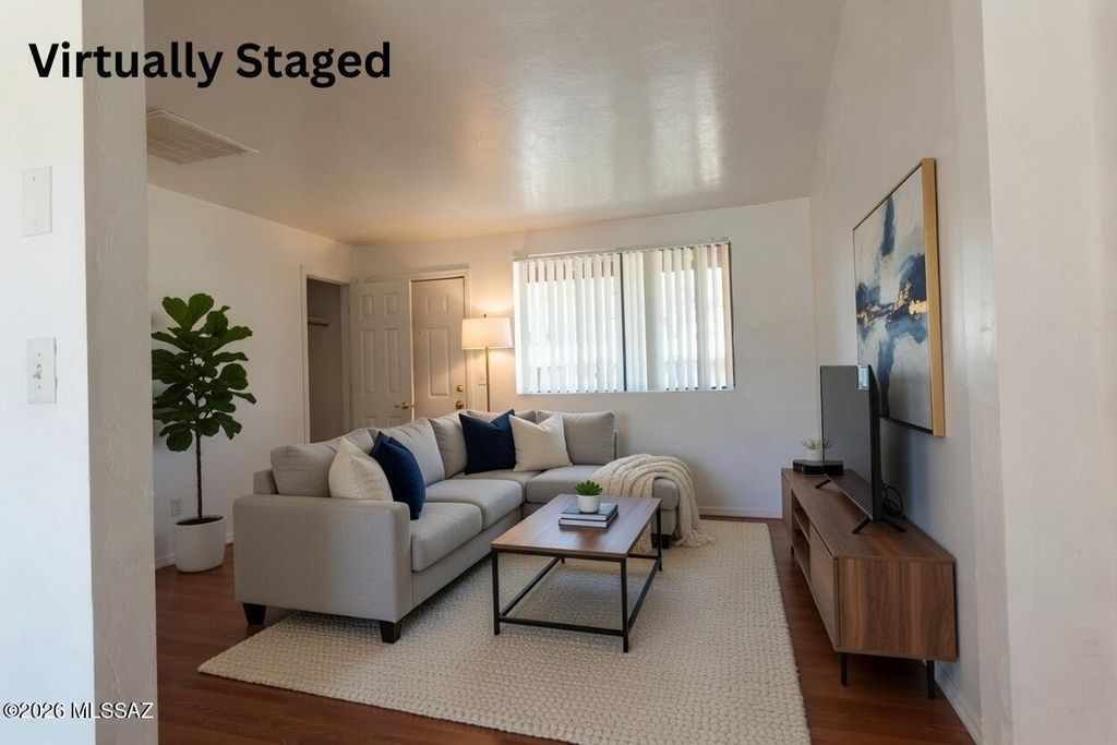 Image 6 of property listing at 350 N Silverbell Rd Apt 116, Tucson, AZ 85745