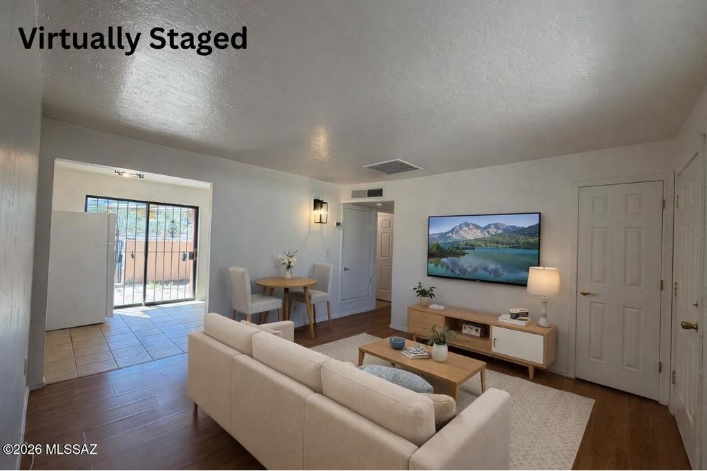 Image 8 of property listing at 350 N Silverbell Rd Apt 116, Tucson, AZ 85745