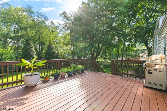 42 Sherwood Dr, New Providence Boro, NJ 07974