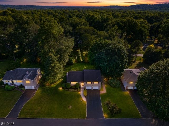 42 Sherwood Dr, New Providence Boro, NJ 07974