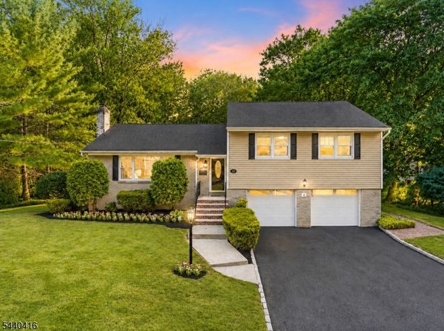 42 Sherwood Dr, New Providence Boro, NJ 07974