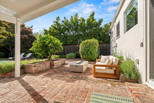 116 San Antonio Way, Sacramento, CA 95819