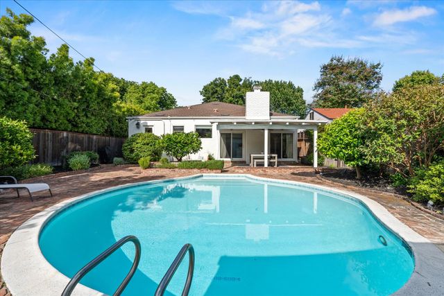 116 San Antonio Way, Sacramento, CA 95819