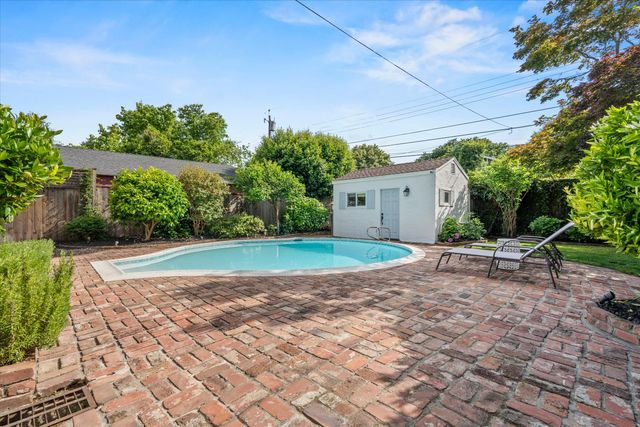 116 San Antonio Way, Sacramento, CA 95819