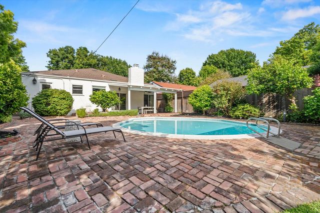 116 San Antonio Way, Sacramento, CA 95819