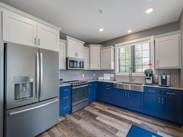 11516 Brookview Drive, Maple Grove, MN 55311