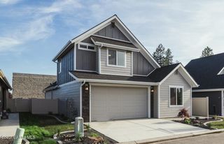 8480 N Snowflake Ln, Hayden, ID 83835