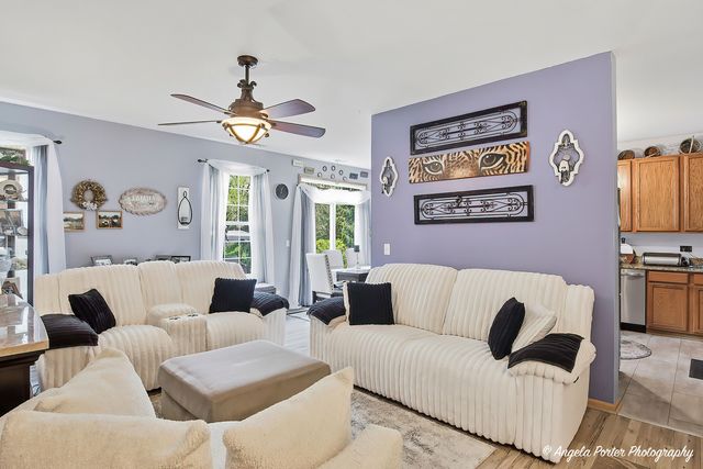 2636 Evergreen Circle, Mchenry, IL 60050