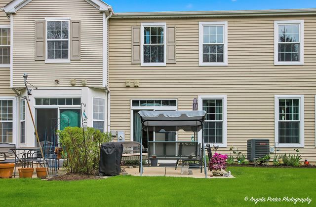 2636 Evergreen Circle, Mchenry, IL 60050