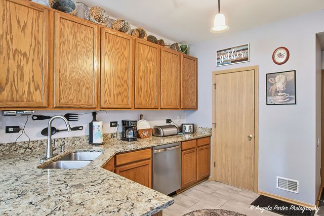 2636 Evergreen Circle, Mchenry, IL 60050
