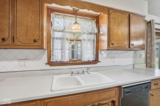494 E Keller Hill Road, Mooresville, IN 46158