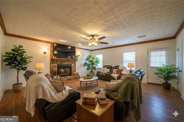 2168 Cannon Hill Road SW, Lilburn, GA 30047