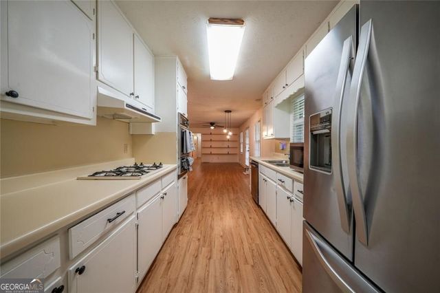 2168 Cannon Hill Road SW, Lilburn, GA 30047