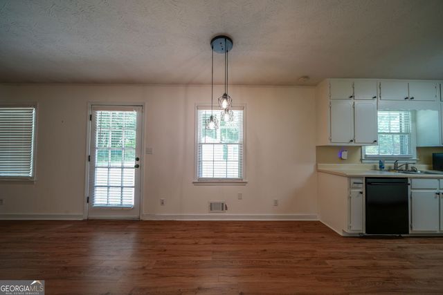 2168 Cannon Hill Road SW, Lilburn, GA 30047