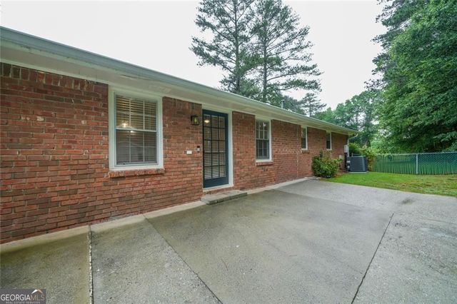 2168 Cannon Hill Road SW, Lilburn, GA 30047