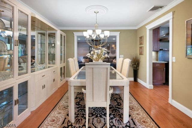 1 Fleetwood Ave, Fairfield Twp., NJ 07004