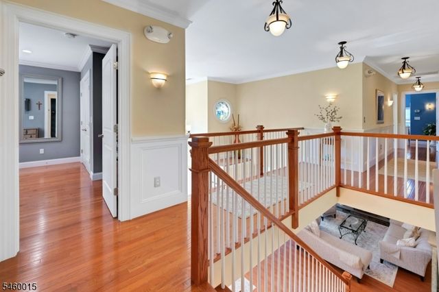 1 Fleetwood Ave, Fairfield Twp., NJ 07004