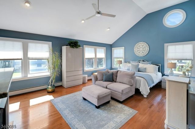 1 Fleetwood Ave, Fairfield Twp., NJ 07004