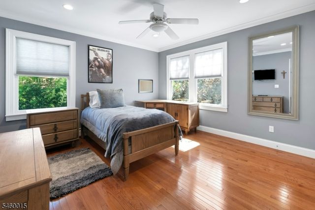 1 Fleetwood Ave, Fairfield Twp., NJ 07004