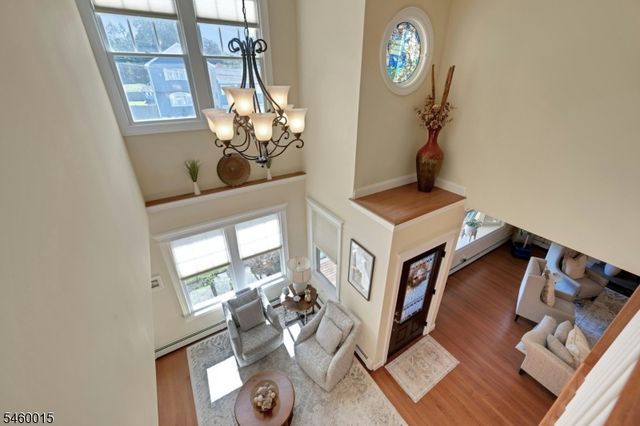 1 Fleetwood Ave, Fairfield Twp., NJ 07004