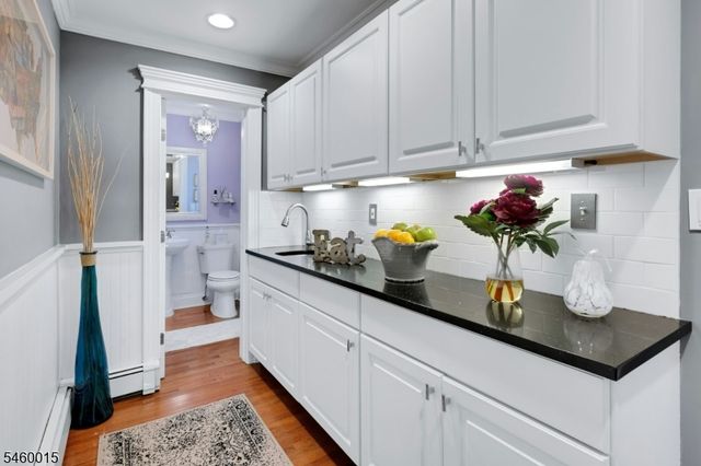1 Fleetwood Ave, Fairfield Twp., NJ 07004