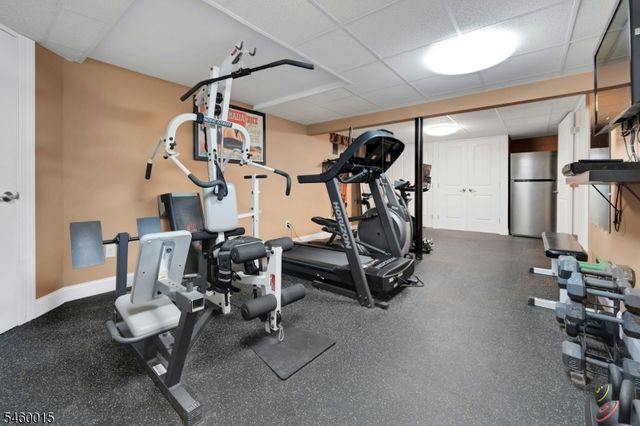 1 Fleetwood Ave, Fairfield Twp., NJ 07004