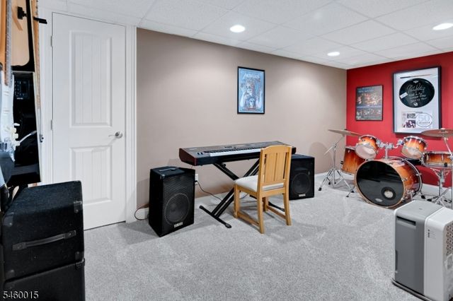 1 Fleetwood Ave, Fairfield Twp., NJ 07004
