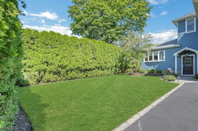 1 Fleetwood Ave, Fairfield Twp., NJ 07004