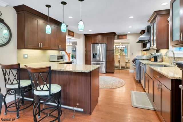 1 Fleetwood Ave, Fairfield Twp., NJ 07004