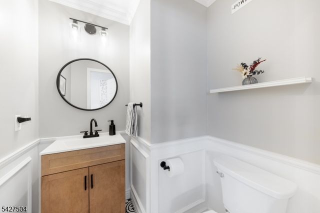 71 Saxton Dr, Hackettstown Town, NJ 07840