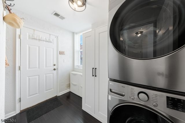 71 Saxton Dr, Hackettstown Town, NJ 07840