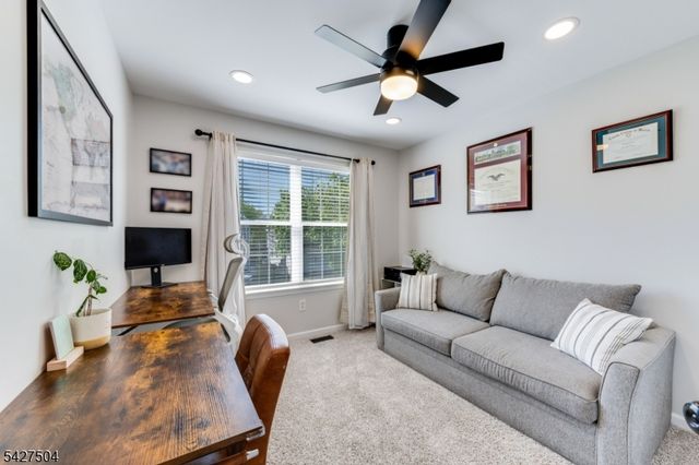 71 Saxton Dr, Hackettstown Town, NJ 07840