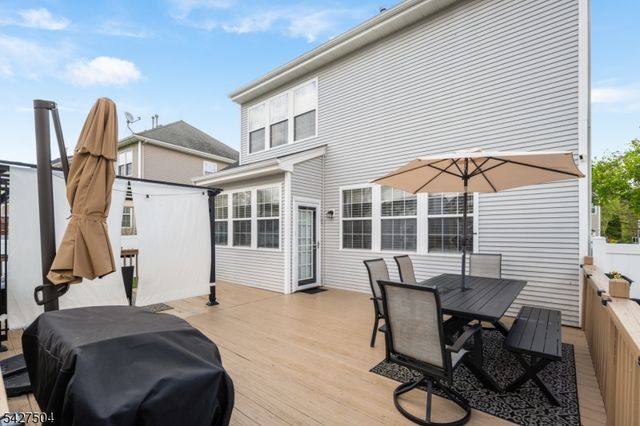 71 Saxton Dr, Hackettstown Town, NJ 07840
