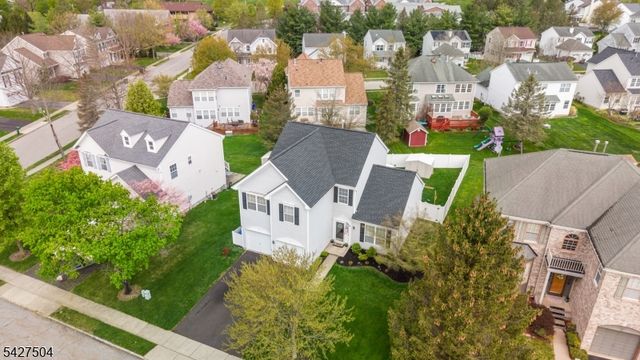 71 Saxton Dr, Hackettstown Town, NJ 07840