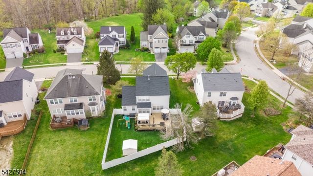 71 Saxton Dr, Hackettstown Town, NJ 07840