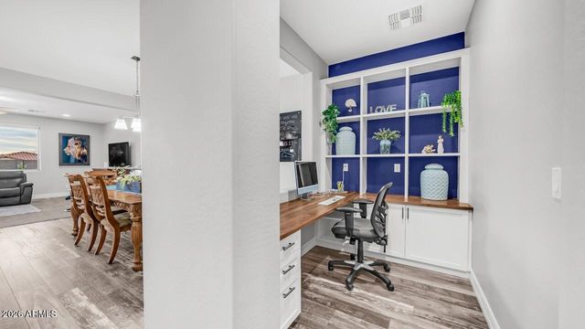 3743 W LAPENNA Drive, New River, AZ 85087