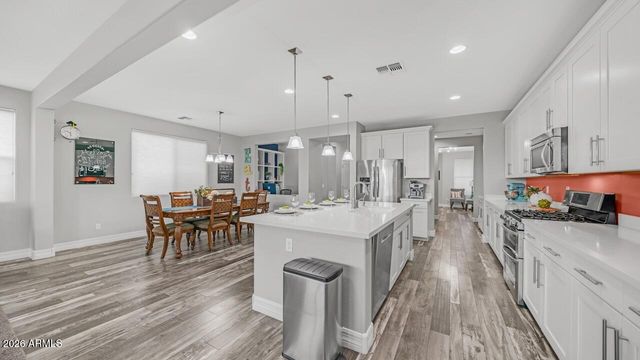 3743 W LAPENNA Drive, New River, AZ 85087