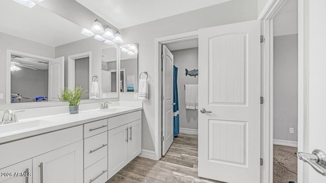 3743 W LAPENNA Drive, New River, AZ 85087