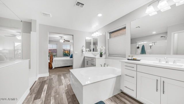 3743 W LAPENNA Drive, New River, AZ 85087