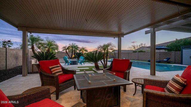 3743 W LAPENNA Drive, New River, AZ 85087