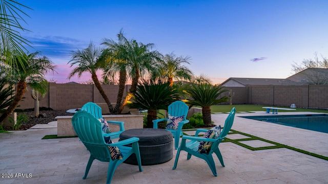 3743 W LAPENNA Drive, New River, AZ 85087