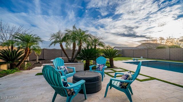 3743 W LAPENNA Drive, New River, AZ 85087