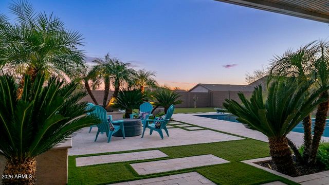 3743 W LAPENNA Drive, New River, AZ 85087