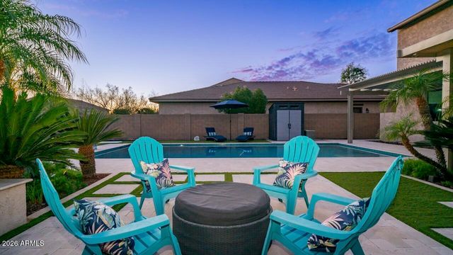 3743 W LAPENNA Drive, New River, AZ 85087