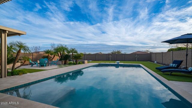3743 W LAPENNA Drive, New River, AZ 85087
