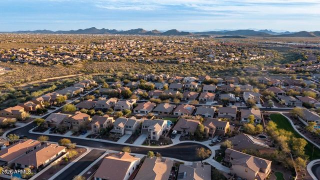 3743 W LAPENNA Drive, New River, AZ 85087