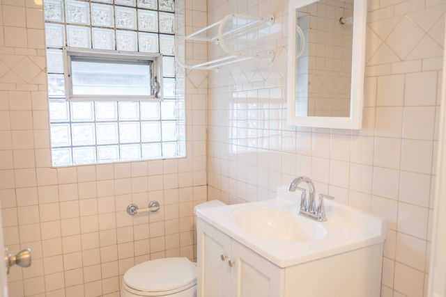 5445 W 64th Street 2, Chicago, IL 60638