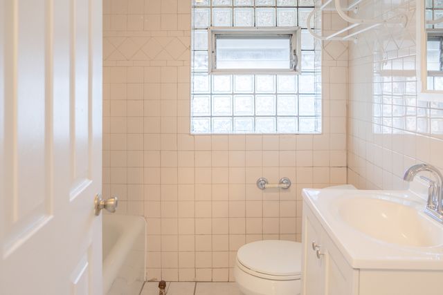 5445 W 64th Street 2, Chicago, IL 60638